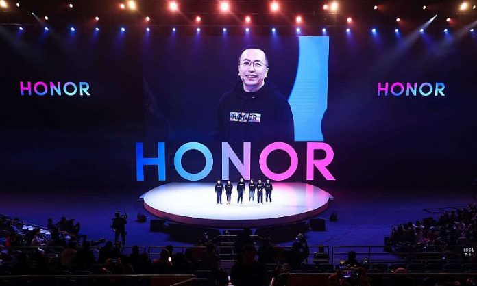 Mr. George Zhao spoke at the HONOR Fans Fest in Beijing