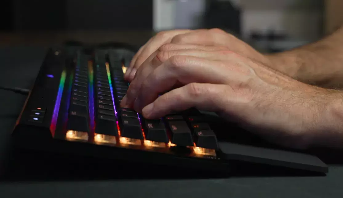 Corsair K70 Max RGB tastatura