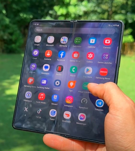 Samsung Galaxy Z Fold 5 Ekran 